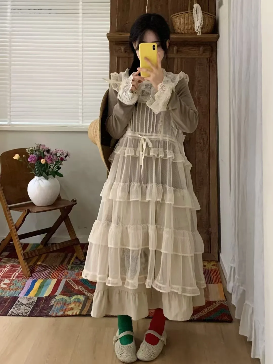 Retro Court Style Lace Heavy Work Bib Dress Versatile Layering Fairy Skirt Mid-Length Cake Skirt Artistic Girl Style
Retro Court Style Lace Heavy Work Bib Dress Versatile Layering Fairy Skirt Mid-Length Cake Skirt Artistic Girl Style