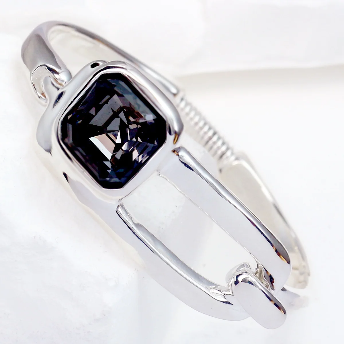 2025 Summer Mature Sexy Bright Black Crystal Gold Silver Geometric Bracelet Women's Accessories Creative Gift
2025 Summer Mature Sexy Bright Black Crystal Gold Silver Geometric Bracelet Women's Accessories Creative Gift