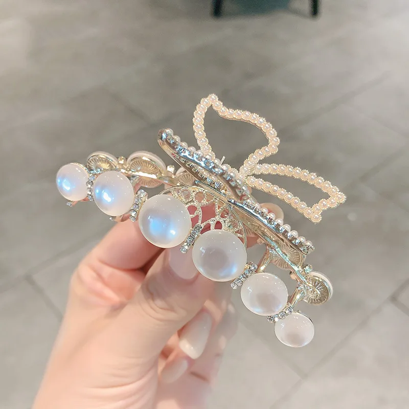 Exquisite Cat's Eye Stone Pearl Butterfly Hair Clip Large Shark HairClip Accessories
Exquisite Cat's Eye Stone Pearl Butterfly Hair Clip Large Shark HairClip Accessories