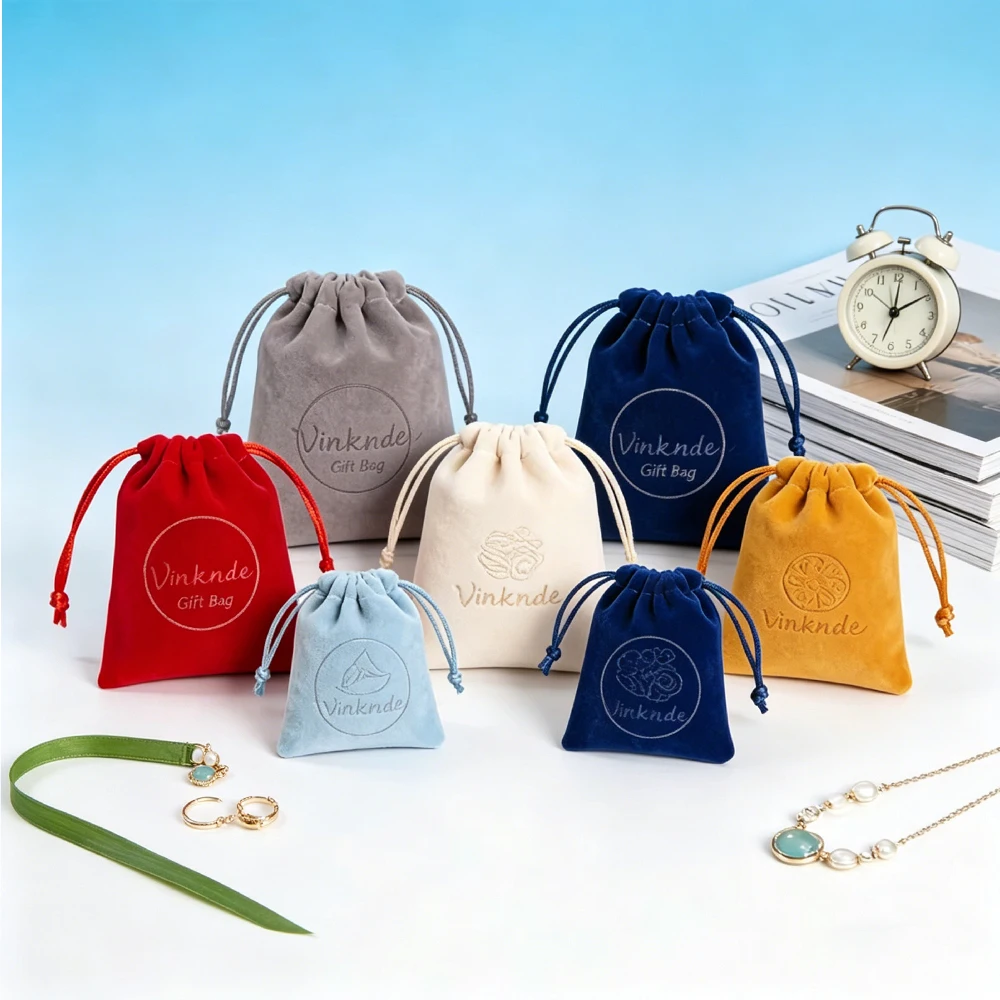 50Pcs Custom Logo Velvet Drawstrings Bag Jewelry Pouches Small Packaging Display For Brooch Earrings Rings Bracelet Gift Bags
50Pcs Custom Logo Velvet Drawstrings Bag Jewelry Pouches Small Packaging Display For Brooch Earrings Rings Bracelet Gift Bags