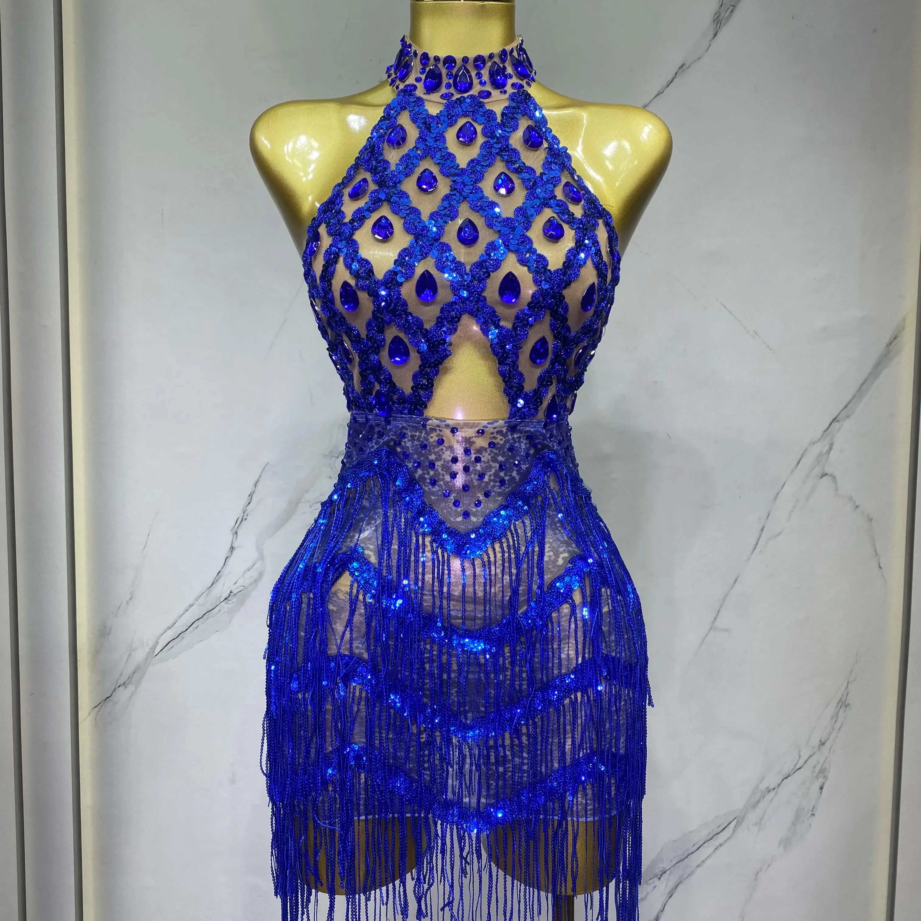 Multicolor Gemstone Diamond Pattern Necklace Hollow Tassel See-through Short Skirt Fashionable Accessory for Women
Multicolor Gemstone Diamond Pattern Necklace Hollow Tassel See-through Short Skirt Fashionable Accessory for Women