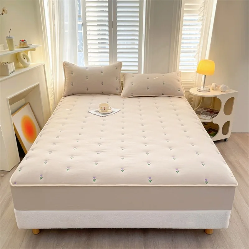 1pc Cartoon cute embroidery washed cotton mattress type quilted mattress single bed double bed universal
1pc Cartoon cute embroidery washed cotton mattress type quilted mattress single bed double bed universal