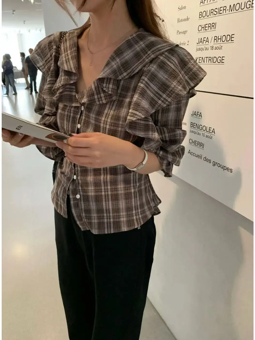 East Gate Vegetable Home Retro Plaid Ruffle Hem Shirt Women's Waist Cinching Slim V-neck Long Sleeve Cotton Blend Shirt
East Gate Vegetable Home Retro Plaid Ruffle Hem Shirt Women's Waist Cinching Slim V-neck Long Sleeve Cotton Blend Shirt