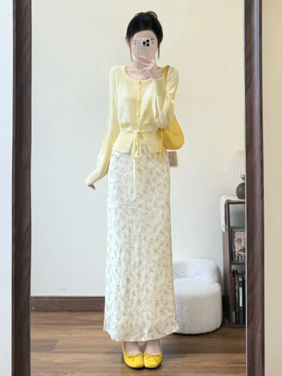 Spring Floral Knitted Top And Skirt Set Comfortable Gentle Style Long Sleeve Button Closure mid Waist Fit for Date And Work
Spring Floral Knitted Top And Skirt Set Comfortable Gentle Style Long Sleeve Button Closure mid Waist Fit for Date And Work