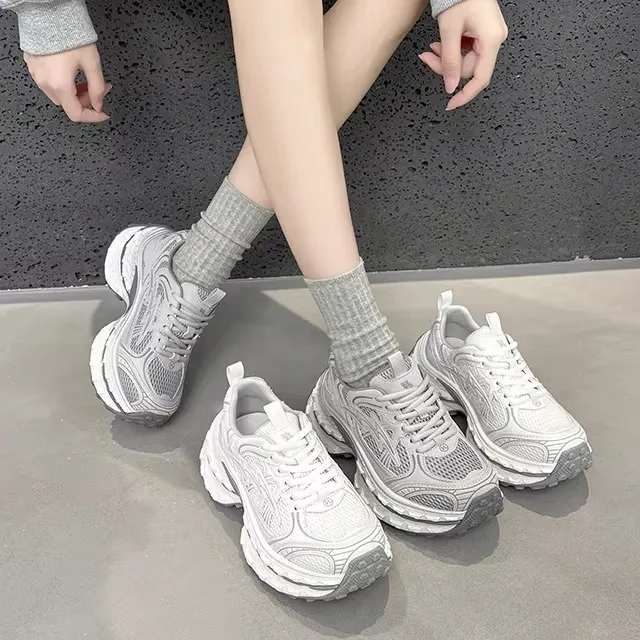 Women's Casual Sports Shoes Thick Bottom Dad Shoes Leather Mesh Upper Flash Design Low Top Glue Stick Production Spring Season
Women's Casual Sports Shoes Thick Bottom Dad Shoes Leather Mesh Upper Flash Design Low Top Glue Stick Production Spring Season