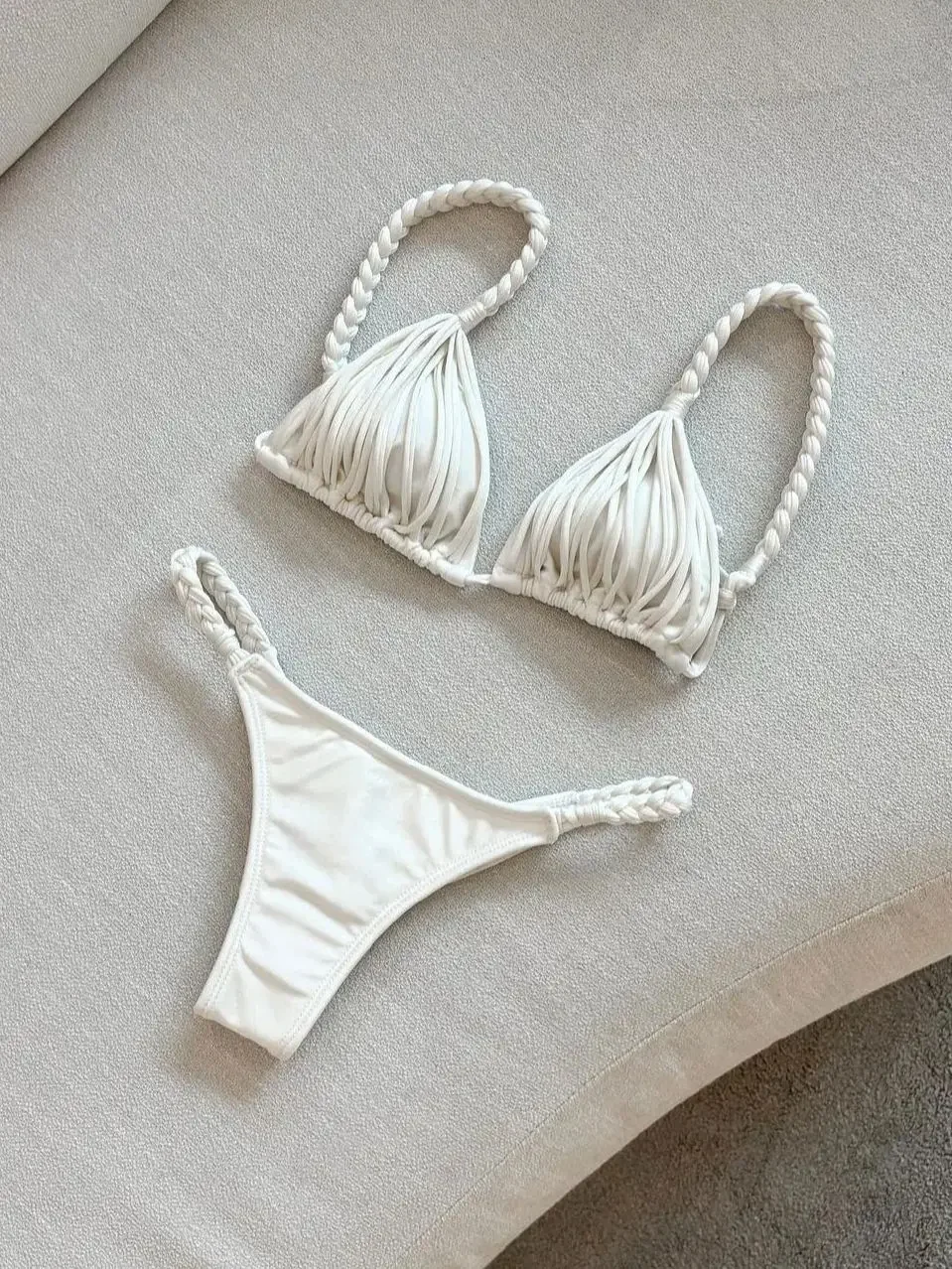 2025 Sexy Braide Micro Bikini Set Swimsuit Strap Biquini Women Swimwear Bathing Suit New Color Match Holiday Beachwear Female
2025 Sexy Braide Micro Bikini Set Swimsuit Strap Biquini Women Swimwear Bathing Suit New Color Match Holiday Beachwear Female