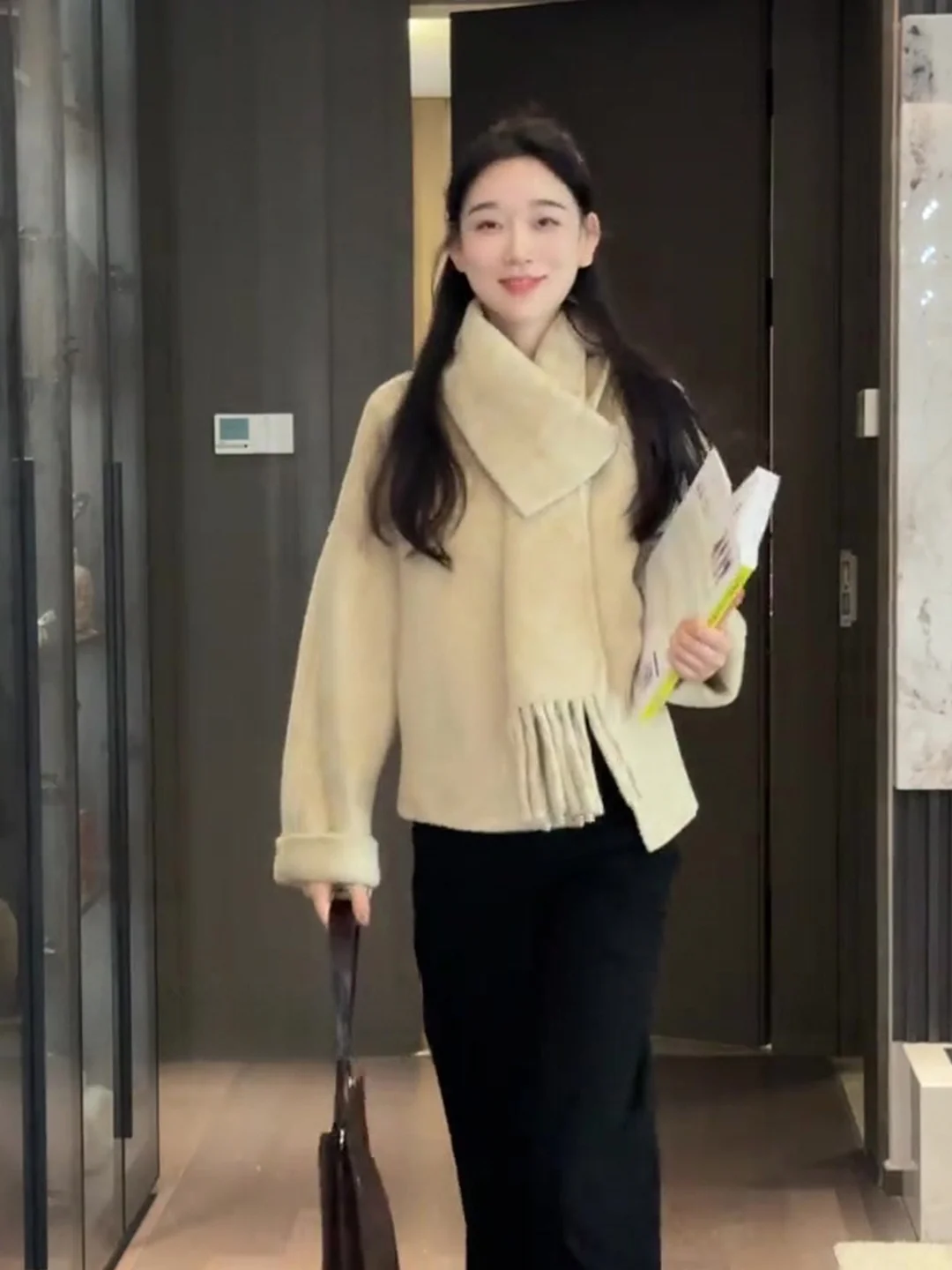 Пальто Oajer Flagip Store: Корейская шерстяная модель с художественным шарфом, женская верхняя одежда премиум-класса для ранней осени
Пальто Oajer Flagip Store: Корейская шерстяная модель с художественным шарфом, женская верхняя одежда премиум-класса для ранней осени