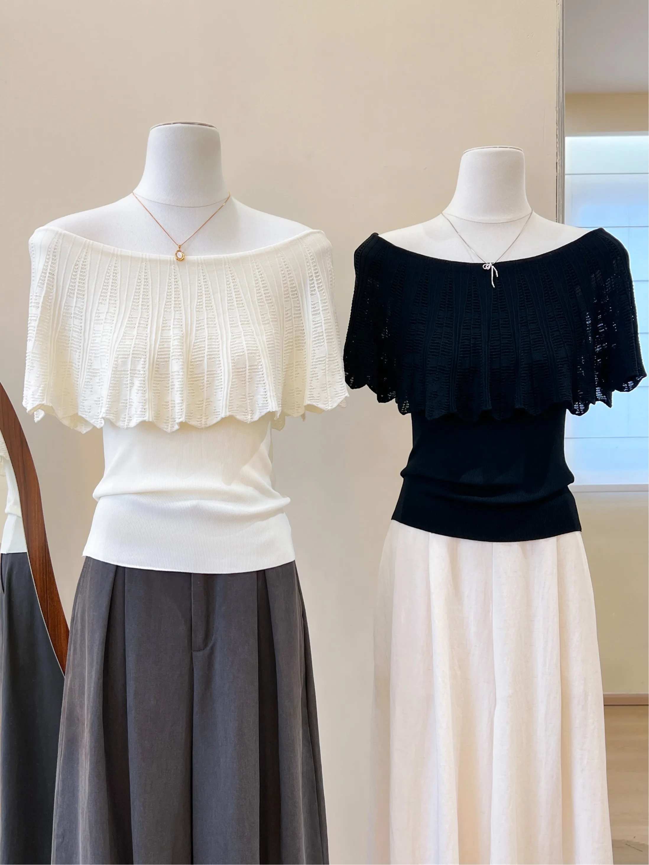 Unique Hollow out Short Sleeve Knitted Sweater Women's Summer Fashionable One Shoulder Design Slimming Top Korean Style Commute
Unique Hollow out Short Sleeve Knitted Sweater Women's Summer Fashionable One Shoulder Design Slimming Top Korean Style Commute