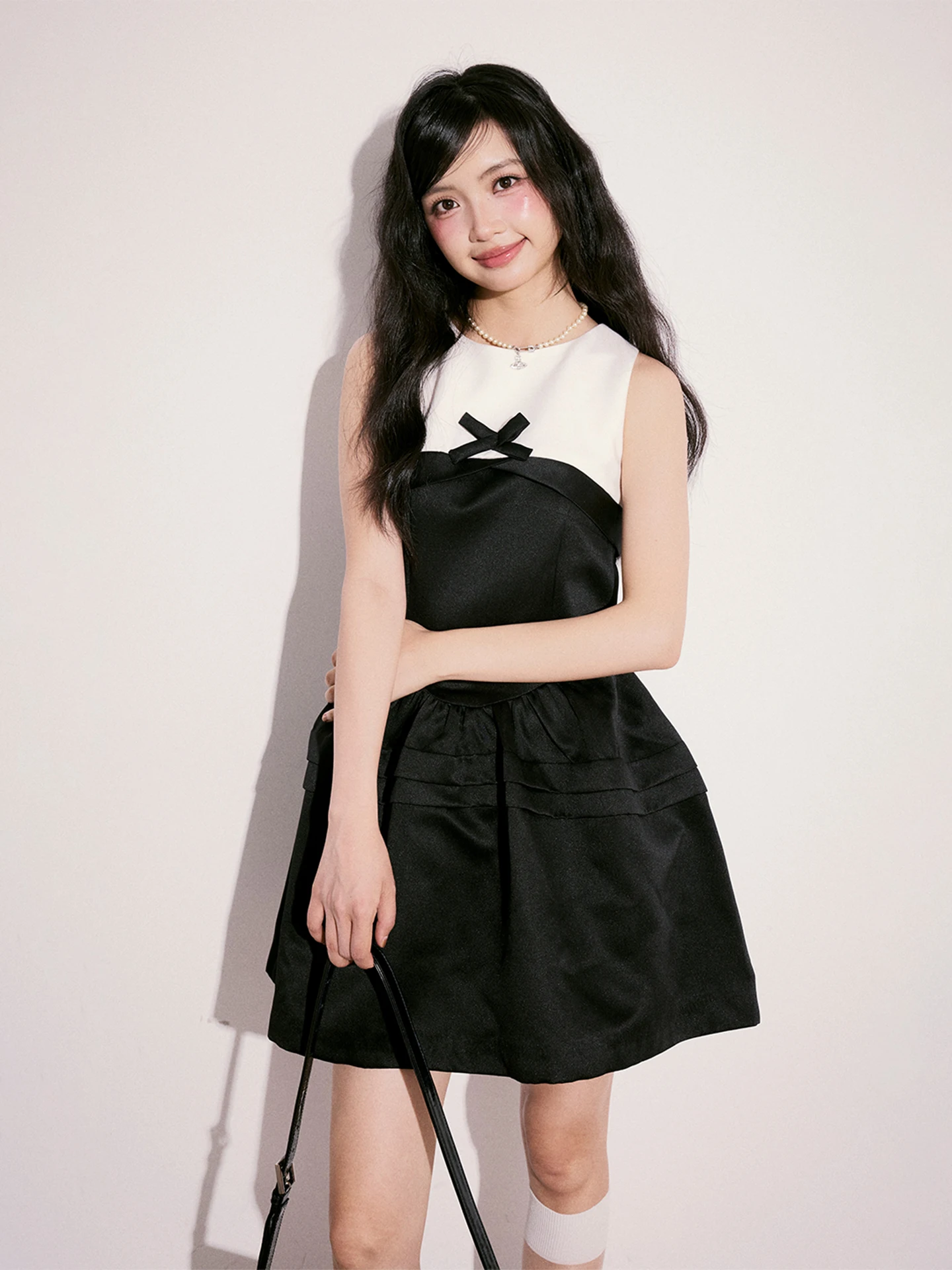 Cream Kitten Summer Casual Style Knot A-Line Dress Silk Fabric Black White Splicing Hepburn Skirt Ladies Dress
Cream Kitten Summer Casual Style Knot A-Line Dress Silk Fabric Black White Splicing Hepburn Skirt Ladies Dress