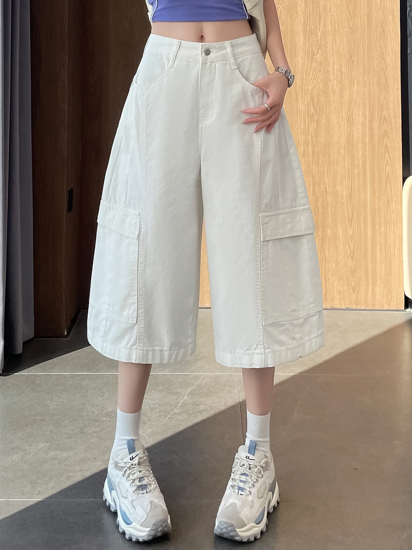 White Wide Leg Straight Cut Casual Pants Women Summer Thin Design Pocket Loose Fit Jeans High Waist Zipper Closure Cotton Blend
White Wide Leg Straight Cut Casual Pants Women Summer Thin Design Pocket Loose Fit Jeans High Waist Zipper Closure Cotton Blend