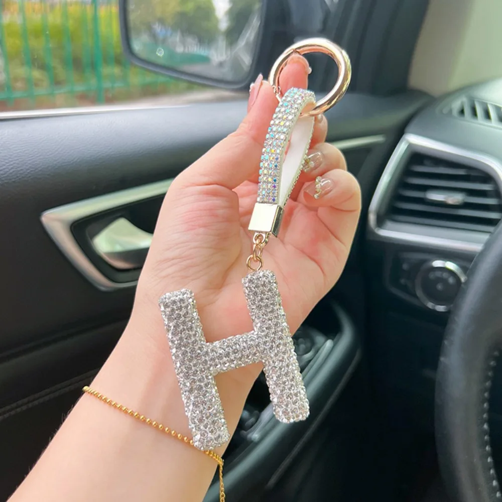 Full Diamond Diamond English Letter Keychain English Letter Letter A to Z Crystal Uppercase Pendant High-end Silver Pendant
Full Diamond Diamond English Letter Keychain English Letter Letter A to Z Crystal Uppercase Pendant High-end Silver Pendant