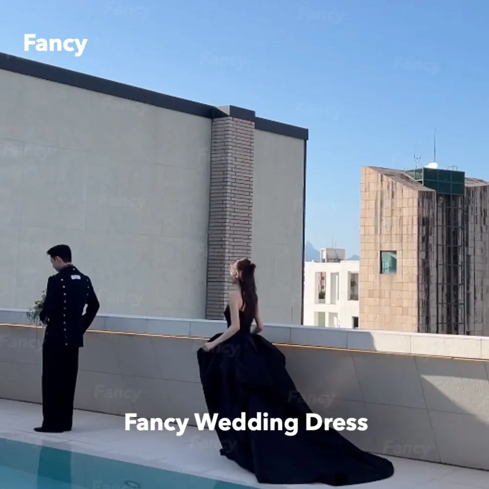 Fancy 블랙웨딩드레스 Black Wedding Dresses Strapless A-line Sleeveless Simple Bridal Gown Customized Satin Draped Photo Shoot Gown
Fancy 블랙웨딩드레스 Black Wedding Dresses Strapless A-line Sleeveless Simple Bridal Gown Customized Satin Draped Photo Shoot Gown