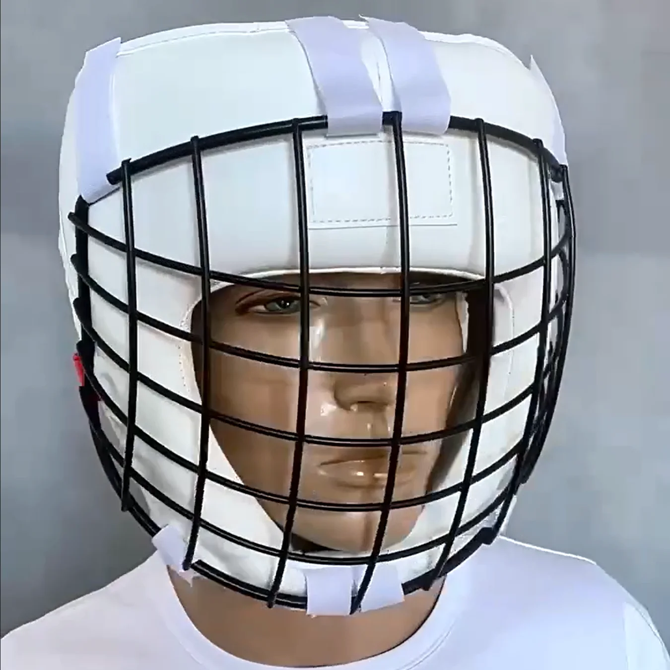 White Mma Fighting Helmet with Iron Mesh Face Shield, Full Coverage Boxing Head Protection, Sanda Helmet for Adults and Children, Pu Material for Competition and Training
White Mma Fighting Helmet with Iron Mesh Face Shield, Full Coverage Boxing Head Protection, Sanda Helmet for Adults and Children, Pu Material for Competition and Training