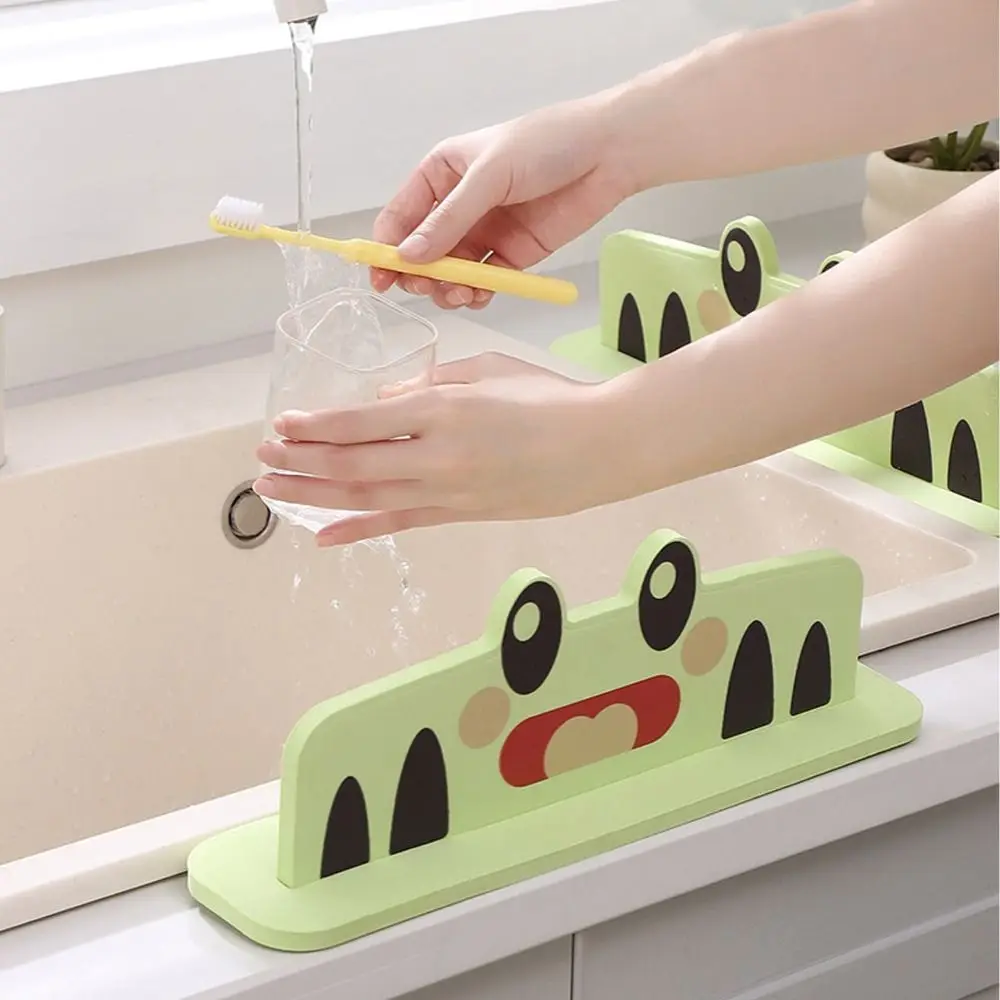 2pcs Green Frog Kitchen Sink Baffle Splashproof Oil-Proof Sink Splash Guard Heighten Removable Anti-water Board Kitchen
2pcs Green Frog Kitchen Sink Baffle Splashproof Oil-Proof Sink Splash Guard Heighten Removable Anti-water Board Kitchen