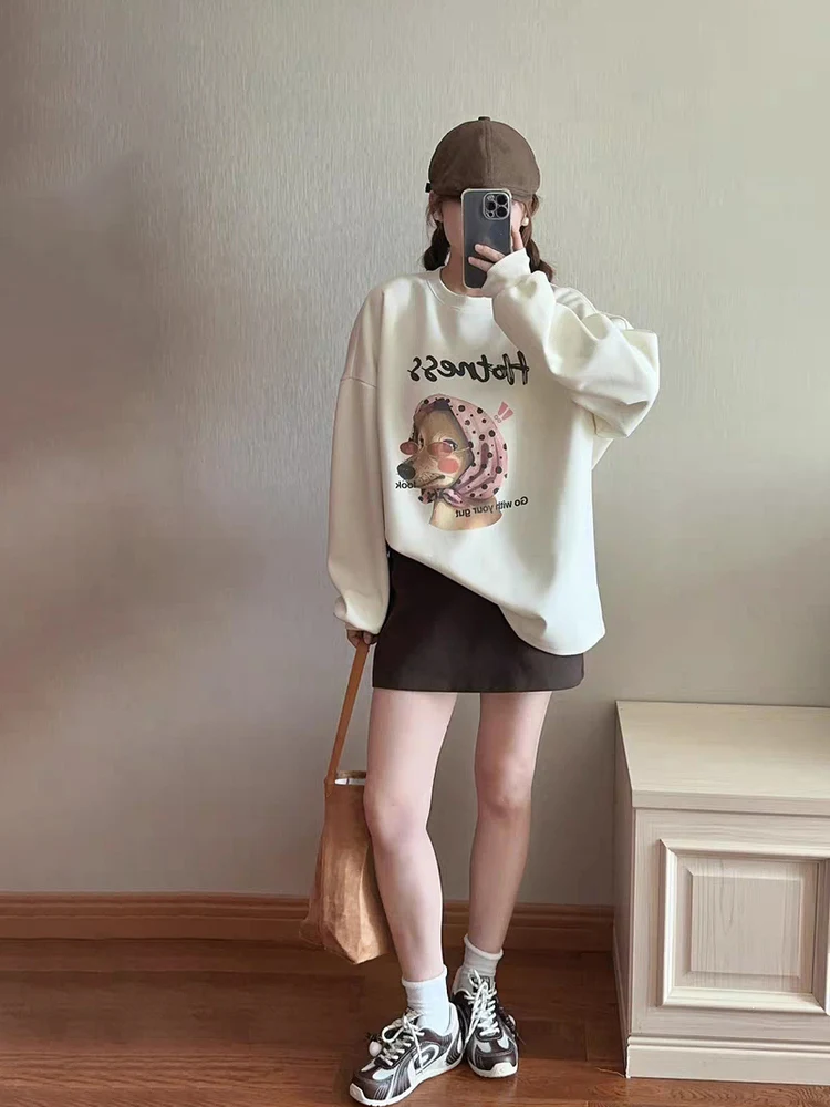 Retro American Cartoon Print round Neck Sweatshirt Women's Loose Lazy Style White Overhead Top Autumn New Arrival
Retro American Cartoon Print round Neck Sweatshirt Women's Loose Lazy Style White Overhead Top Autumn New Arrival