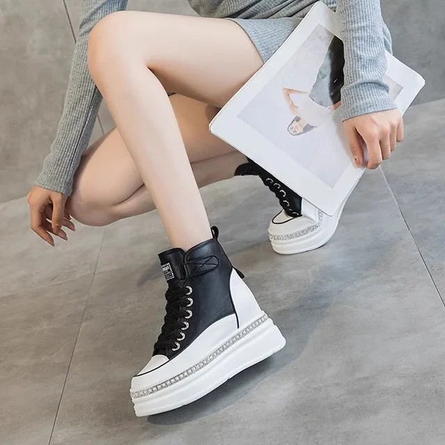 Women's Casual High Top Flat Shoes Thick Bottom Leather New Style Summer Autumn Winter Spring Seasonal Wear Comfortable Breat...
Women's Casual High Top Flat Shoes Thick Bottom Leather New Style Summer Autumn Winter Spring Seasonal Wear Comfortable Breat...