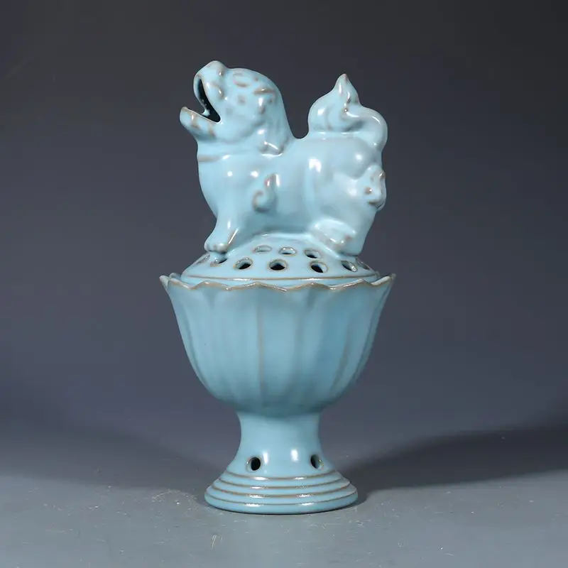 Old Collection Song Dynasty Ru Kiln Sky Blue Glaze Incense Burner Antique Vintage Collectible Decoration Jar
Old Collection Song Dynasty Ru Kiln Sky Blue Glaze Incense Burner Antique Vintage Collectible Decoration Jar