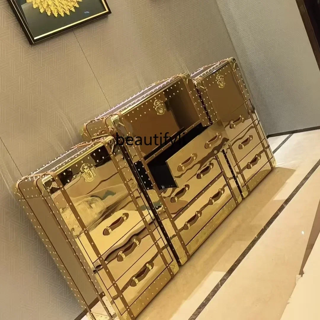 Легкий, роскошный, высококачественный, светлый, роскошный, желтый и золотой шкаф для хранения в стиле ретро, витрина для виллы, декоративный шкаф
Легкий, роскошный, высококачественный, светлый, роскошный, желтый и золотой шкаф для хранения в стиле ретро, витрина для виллы, декоративный шкаф