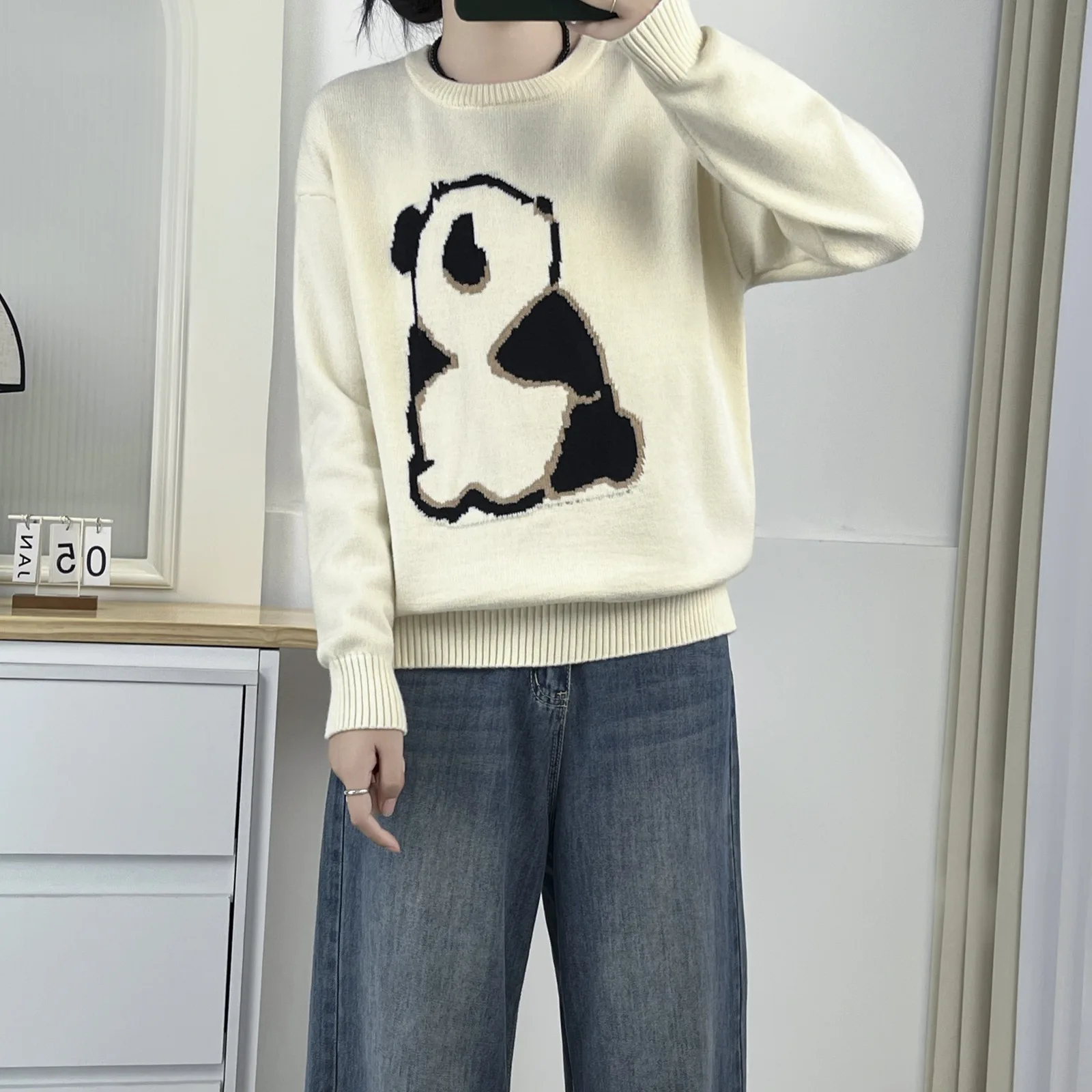 Модный женский свитер больших размеров, новый осенне-зимний стиль, молодежный жаккардовый повседневный мягкий джемпер с пандой 393
Модный женский свитер больших размеров, новый осенне-зимний стиль, молодежный жаккардовый повседневный мягкий джемпер с пандой 393