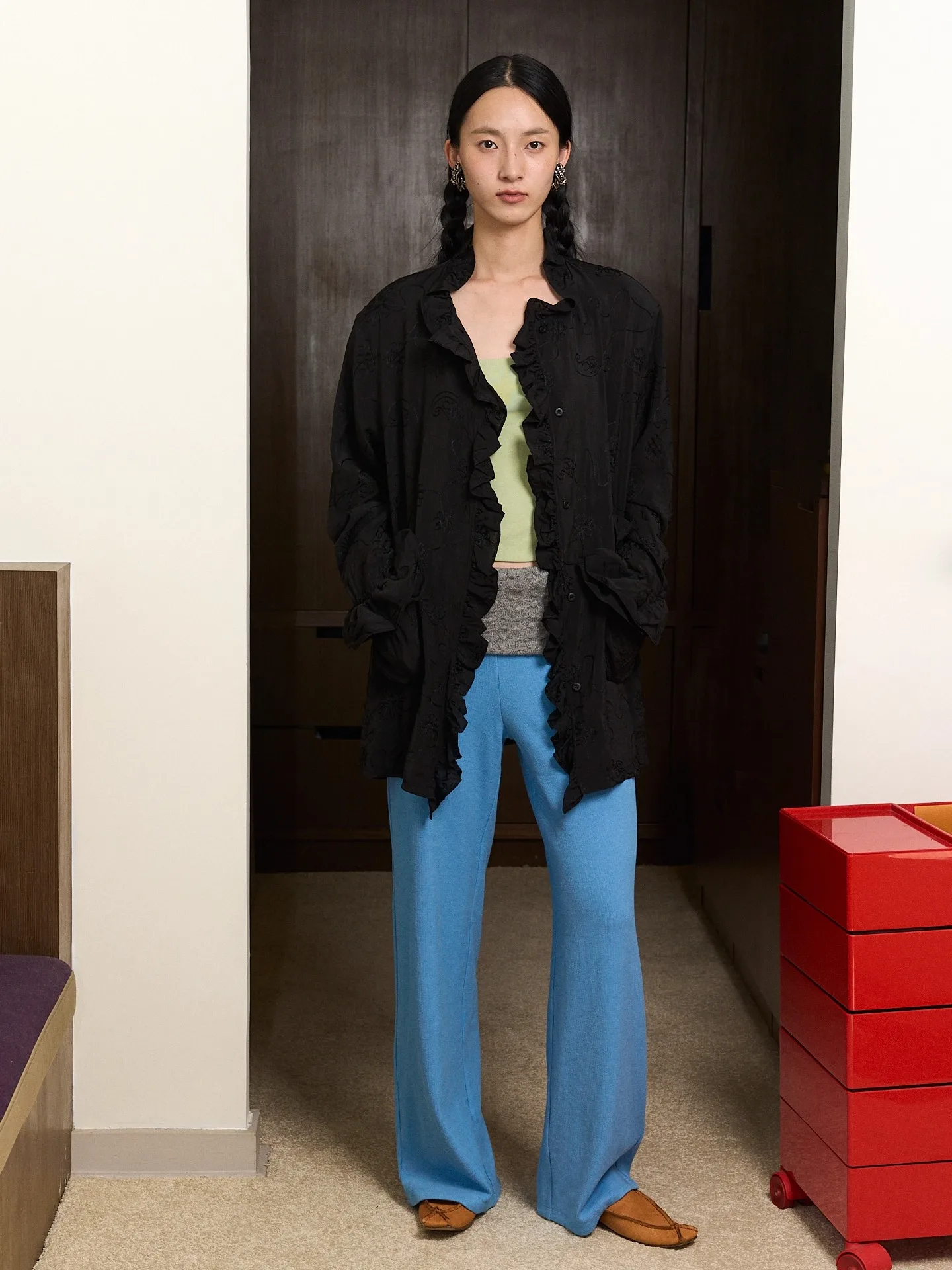 ENK Full Cotton Embroidered Bla Lace Loose irt Jaet Detachable Pad oulder Vintage Sle Women's Premium irt
ENK Full Cotton Embroidered Bla Lace Loose irt Jaet Detachable Pad oulder Vintage Sle Women's Premium irt