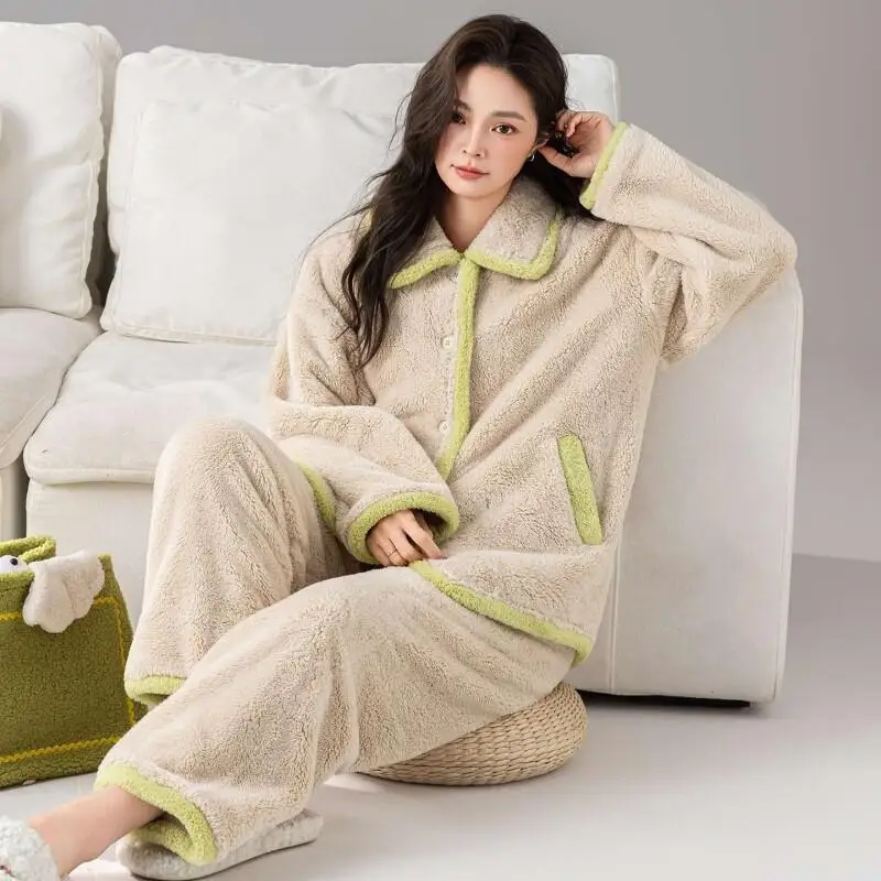 Новые зимние пижамы женские комплект из двух предметов свободная ленивая пушистая домашняя одежда милый кавайный двусторонний утолщенный комплект ночного белья из кораллового флиса
Новые зимние пижамы женские комплект из двух предметов свободная ленивая пушистая домашняя одежда милый кавайный двусторонний утолщенный комплект ночного белья из кораллового флиса