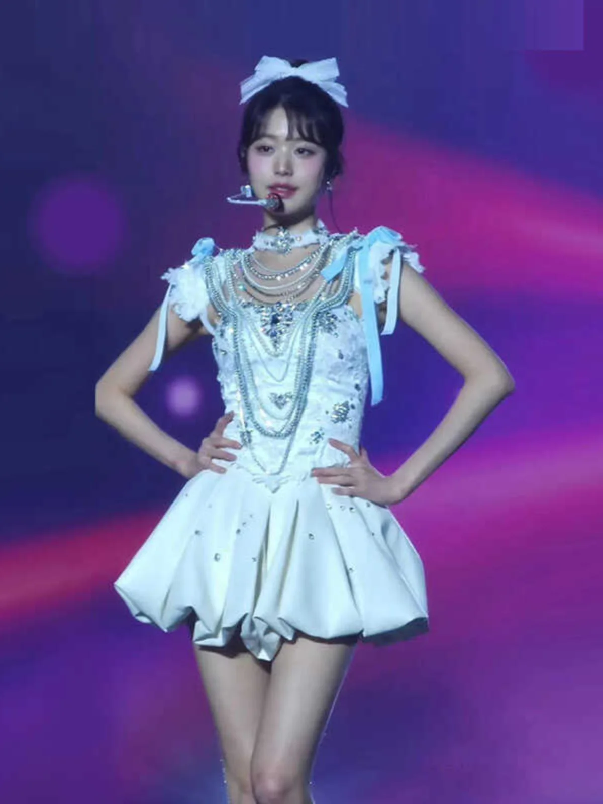 Heavy Work Jazz Performance Outfit Women's KPOP Dance Costume White Stage Suit Ethnic Fashion Traditional Performance Dress
Heavy Work Jazz Performance Outfit Women's KPOP Dance Costume White Stage Suit Ethnic Fashion Traditional Performance Dress