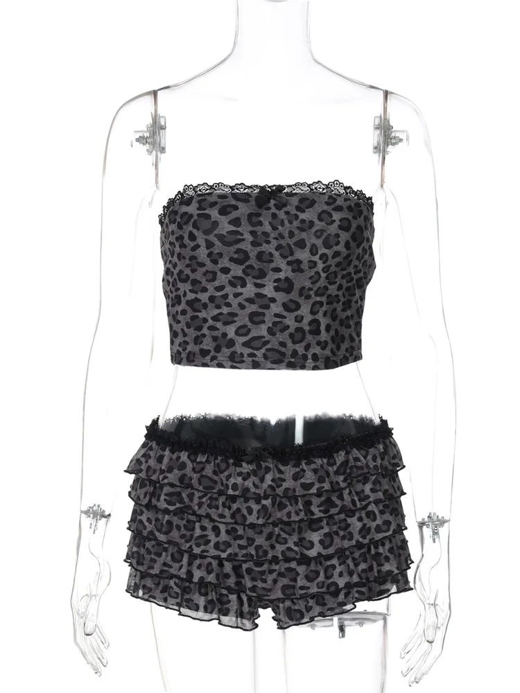 Insglas Sexy Leopard Print 2 Piece Set Women Mesh Patchwork Strapless Tops+Ruched Tierred Shorts Hottie Hipster Street Suits
Insglas Sexy Leopard Print 2 Piece Set Women Mesh Patchwork Strapless Tops+Ruched Tierred Shorts Hottie Hipster Street Suits