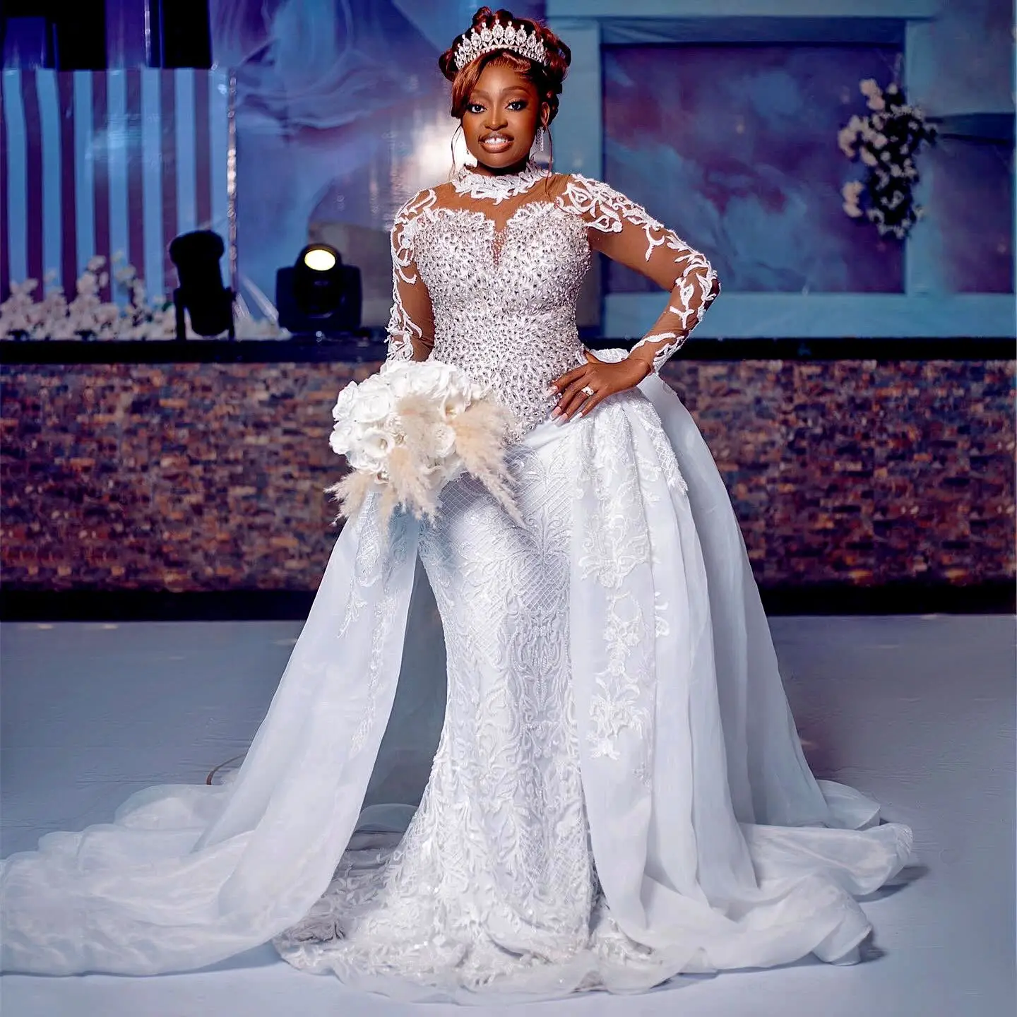 Индивидуальное арабское Aso Ebi плюс размер белое кружевное свадебное платье русалки с бисером и кристаллами винтажные свадебные платья платья
Индивидуальное арабское Aso Ebi плюс размер белое кружевное свадебное платье русалки с бисером и кристаллами винтажные свадебные платья платья