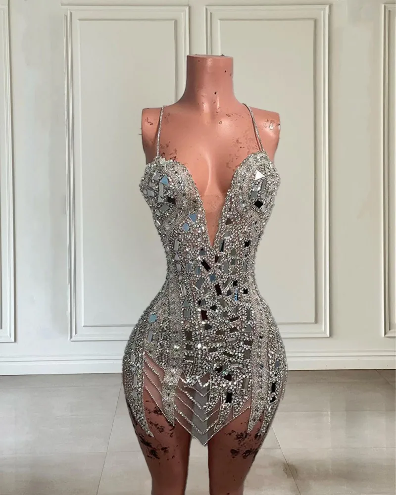 Luxury Sexy Short Women Prom Dress 2025 Birthday Party Gowns Halter Sparkly Crystals African Black Girls Silver Robe De Soiree 
Luxury Sexy Short Women Prom Dress 2025 Birthday Party Gowns Halter Sparkly Crystals African Black Girls Silver Robe De Soiree