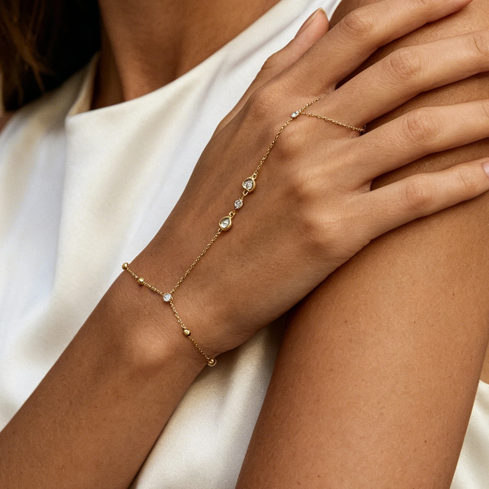 Classic Bead Heart Stainless Steel Finger Bracelet for Women Golden Waterproof Adjustable Bracelet Valentine's Day Jewelry Gift
Classic Bead Heart Stainless Steel Finger Bracelet for Women Golden Waterproof Adjustable Bracelet Valentine's Day Jewelry Gift