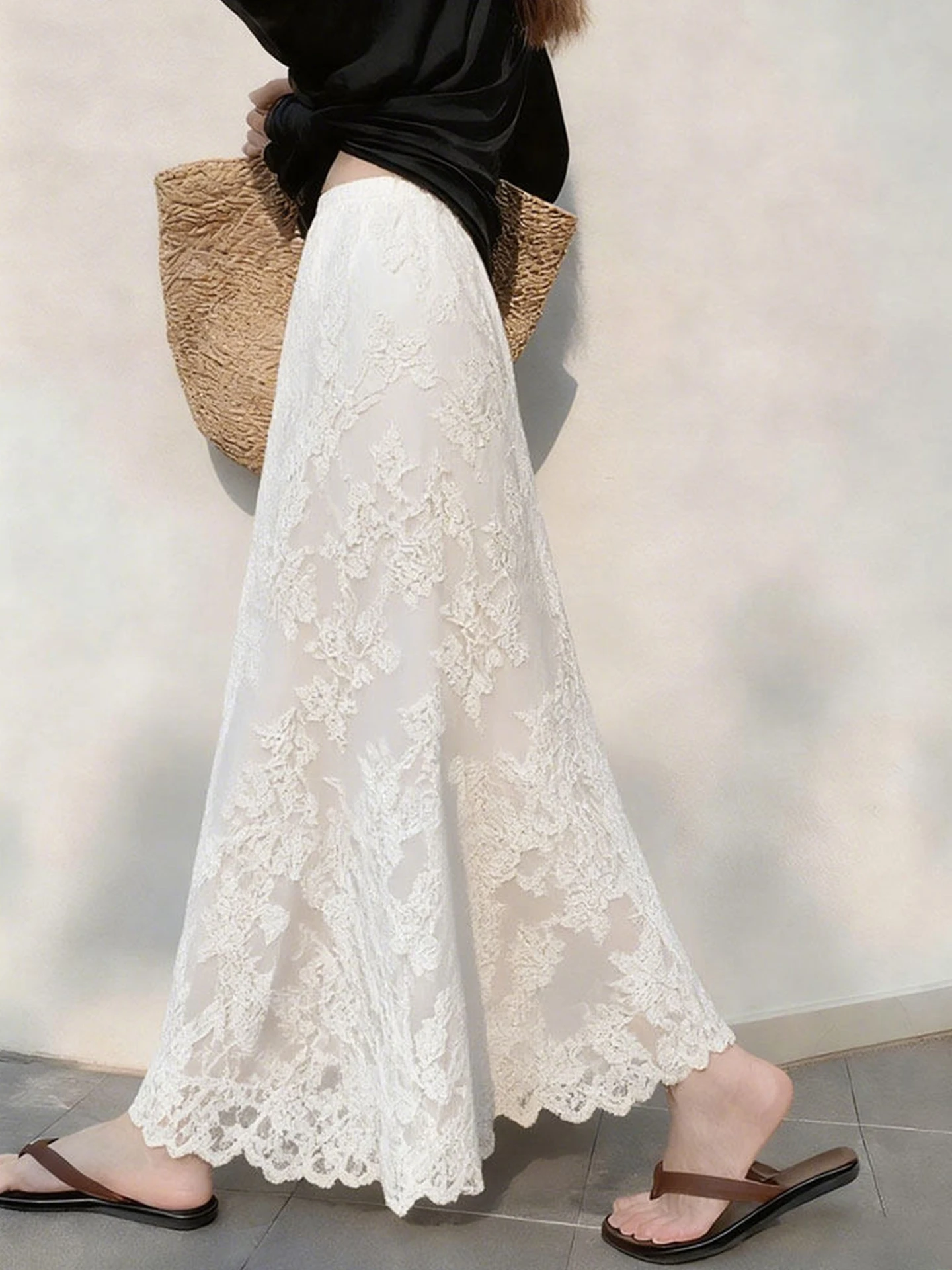 Elegant Lace A-Line Midi Skirt Slimming Summer Design High Waist Women's Fashion Korean Style Casual Long Skirts
Elegant Lace A-Line Midi Skirt Slimming Summer Design High Waist Women's Fashion Korean Style Casual Long Skirts