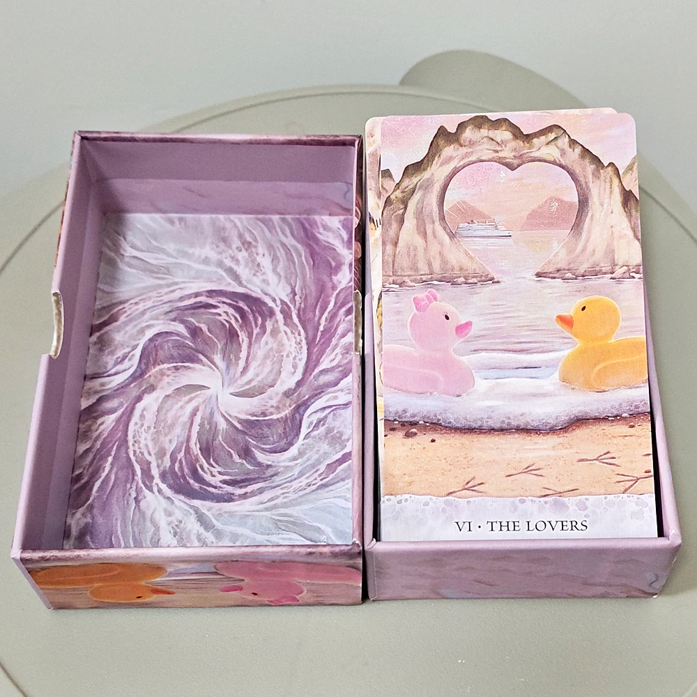 Double-embossed Cardstock 12*7cm Tarot of Tides: The Adventures of A Duck Named Bob ― Unique 78-Card Tarot Deck in Rigid Box
Double-embossed Cardstock 12*7cm Tarot of Tides: The Adventures of A Duck Named Bob ― Unique 78-Card Tarot Deck in Rigid Box