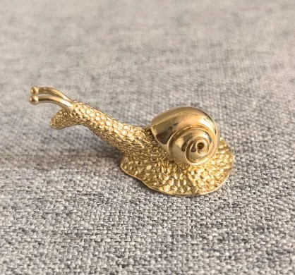 1pcs Brass Snail Drawer Pull Handle Vintage Cabinet Door Knob Durable Decorative Hardware Easy Install Home niture Chest Box 
1pcs Brass Snail Drawer Pull Handle Vintage Cabinet Door Knob Durable Decorative Hardware Easy Install Home niture Chest Box