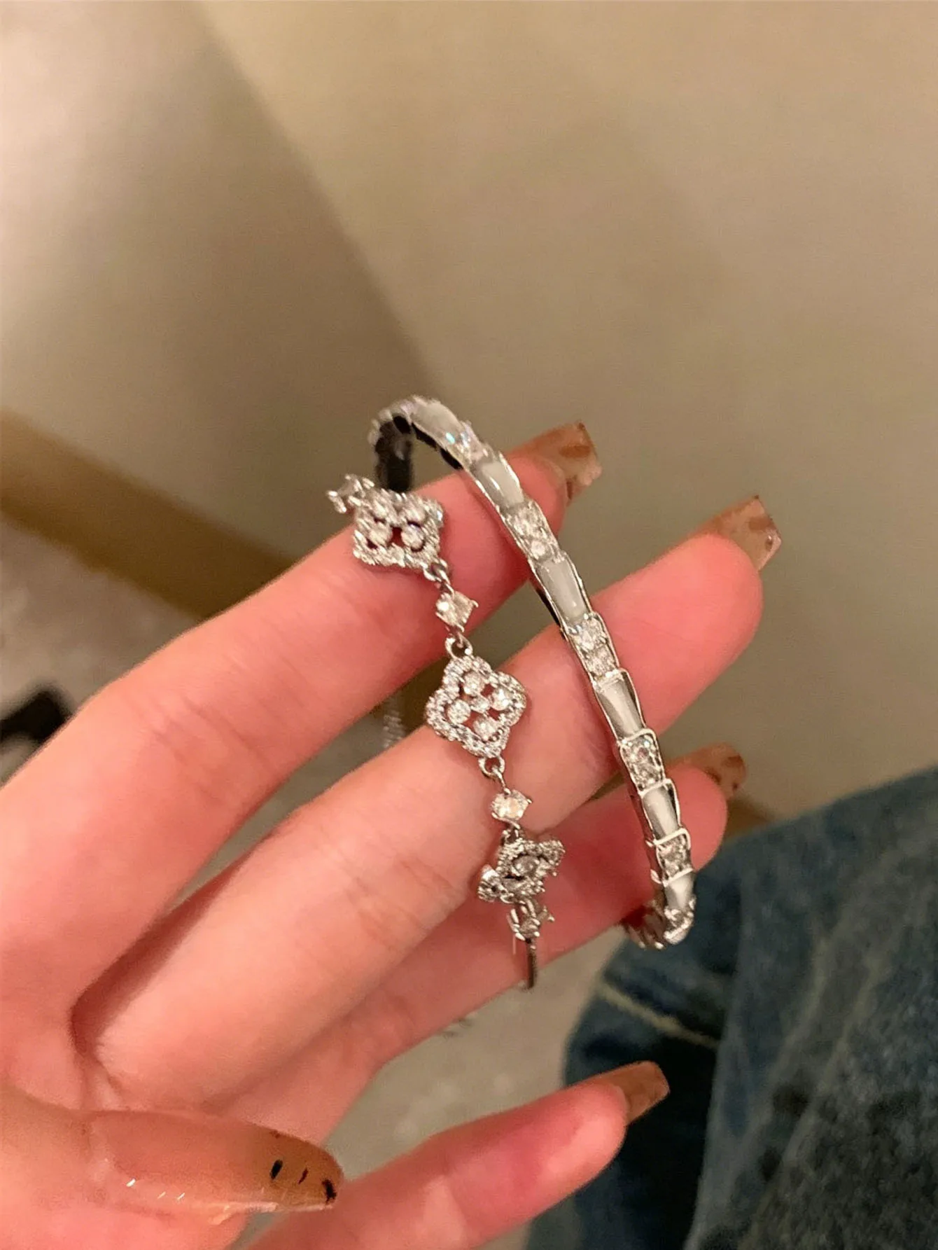 Daily Wear Silver Tone Clover Bracelet Set, Women's Elegant Zircon Inlaid 2pcs Jewelry Set Adjustable Bracelet & Snake Bangle Daily Wear
Daily Wear Silver Tone Clover Bracelet Set, Women's Elegant Zircon Inlaid 2pcs Jewelry Set Adjustable Bracelet & Snake Bangle Daily Wear