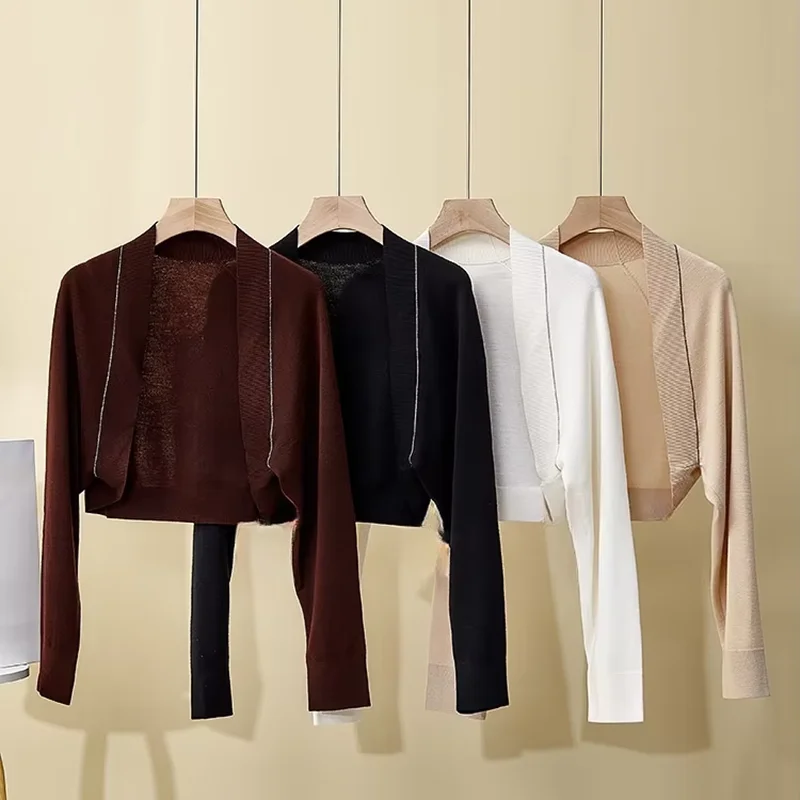 Women's 2025 Spring Summer B*C New Simple Fashion Bead Chain Shawl Knitted Jacket
Women's 2025 Spring Summer B*C New Simple Fashion Bead Chain Shawl Knitted Jacket