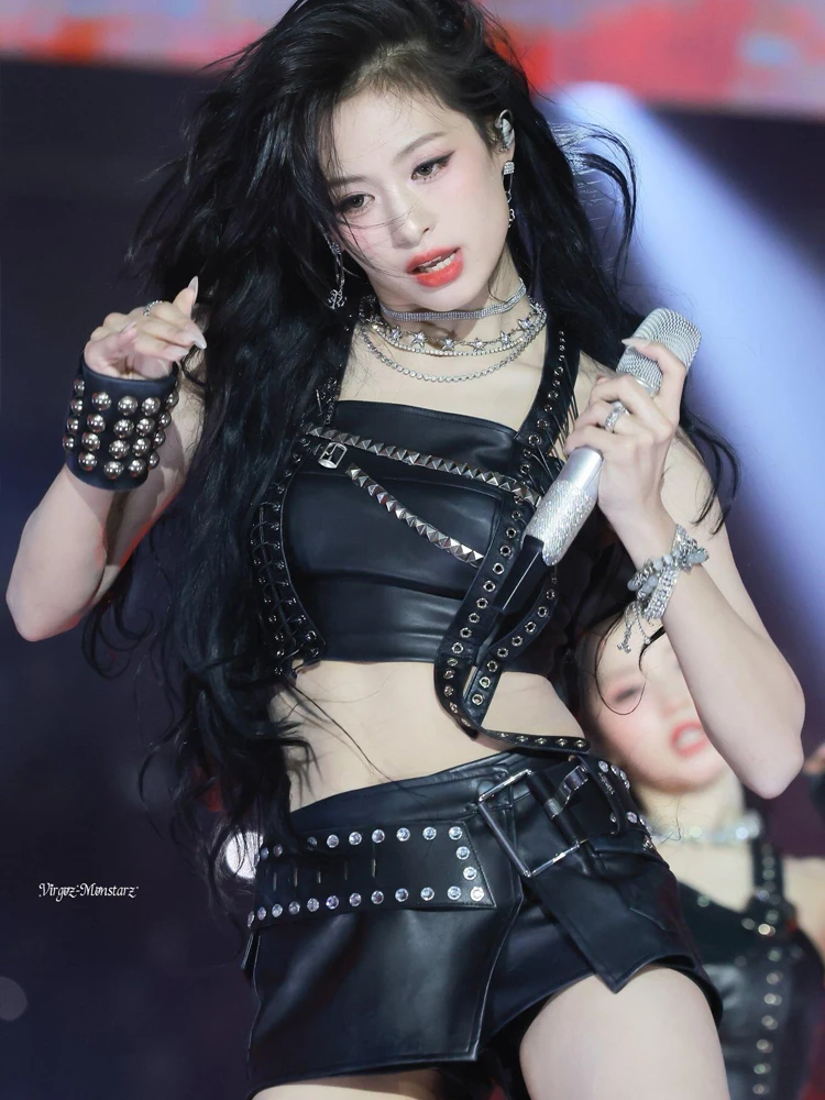 Metallic Heavy Industry Ahyeon Dance Performance Costume Babymonster Girl Group Stage Outfit Chinese Manufacturer Fire Dance ...
Metallic Heavy Industry Ahyeon Dance Performance Costume Babymonster Girl Group Stage Outfit Chinese Manufacturer Fire Dance ...
