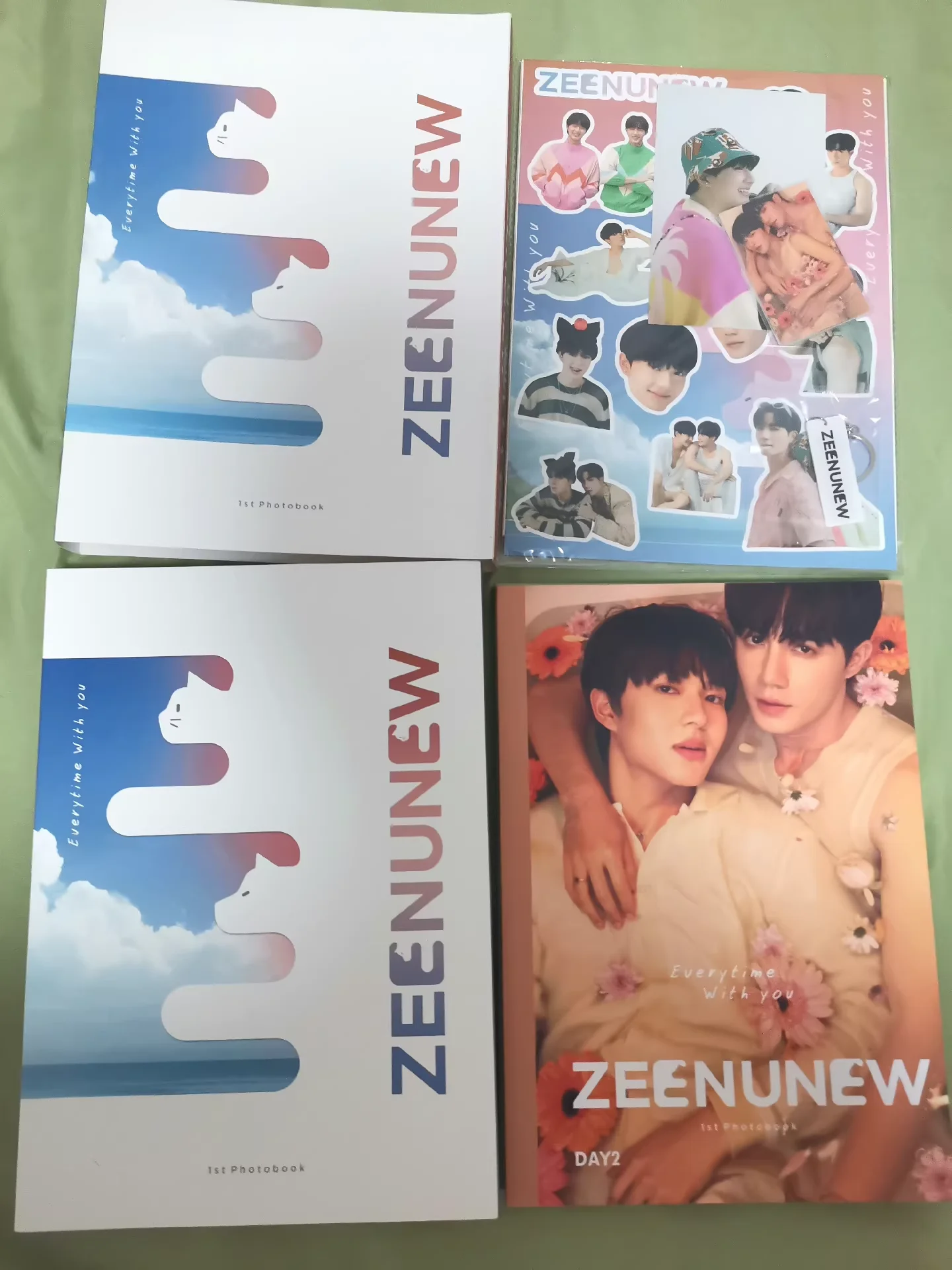 In stock Zeenunew Day1&Day2 Photobook boxset official original thai star Zeenunew
In stock Zeenunew Day1&Day2 Photobook boxset official original thai star Zeenunew