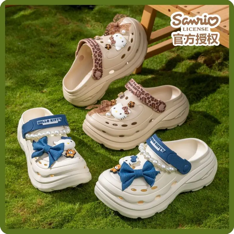 Милые тапочки Sanrio в стиле Y2K, тапочки Hello Kitty, женские тапочки Crocs с мультяшными персонажами, уличные сандалии с толстой подошвой из ЭВА, нескользящие, подарок
Милые тапочки Sanrio в стиле Y2K, тапочки Hello Kitty, женские тапочки Crocs с мультяшными персонажами, уличные сандалии с толстой подошвой из ЭВА, нескользящие, подарок