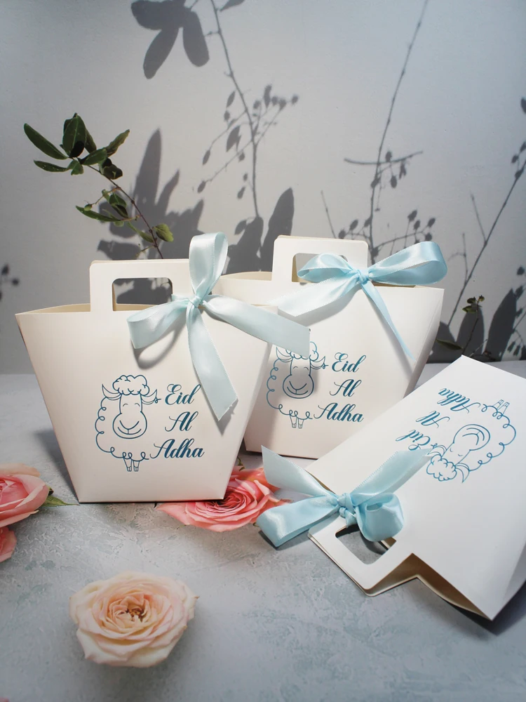 Handheld Sheep Eid Al-Adha Candy Box EID Mubarak Candy Gift Boxes Muslim Islamic Ramadan Kareem Holiday Party Decoratio
Handheld Sheep Eid Al-Adha Candy Box EID Mubarak Candy Gift Boxes Muslim Islamic Ramadan Kareem Holiday Party Decoratio