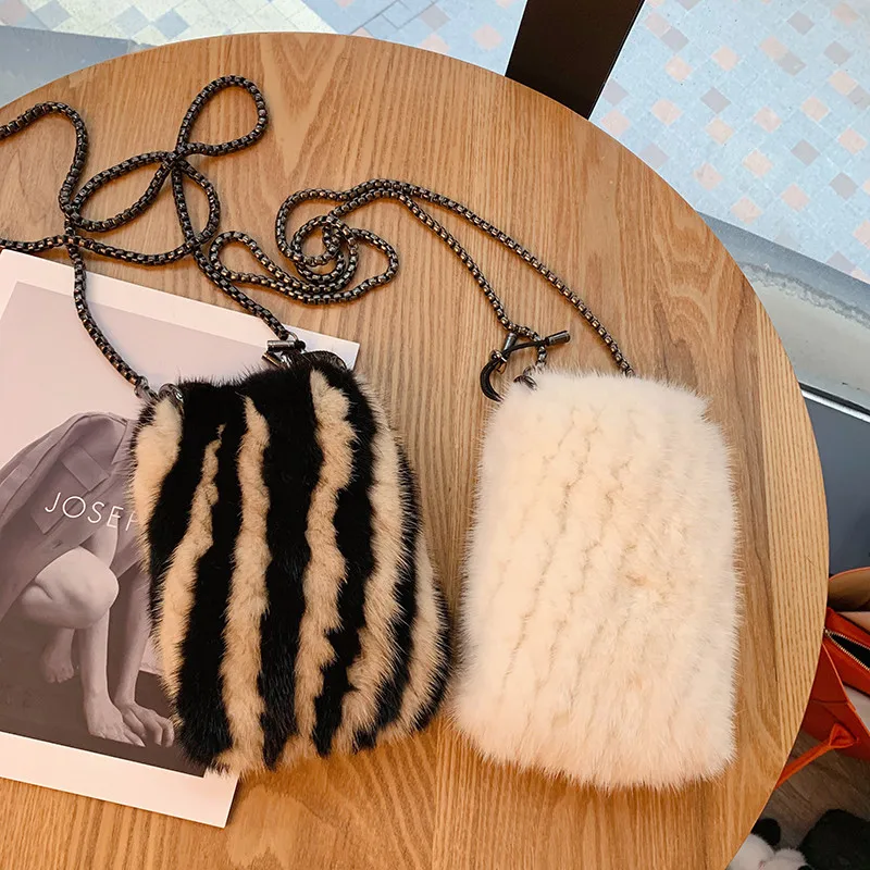 Spring Luxury Mink Hair Leisure Bag Real Woven Lay's Bag High Quality Hardware Chain Slant Across The Single Shoulder Bag
Spring Luxury Mink Hair Leisure Bag Real Woven Lay's Bag High Quality Hardware Chain Slant Across The Single Shoulder Bag
