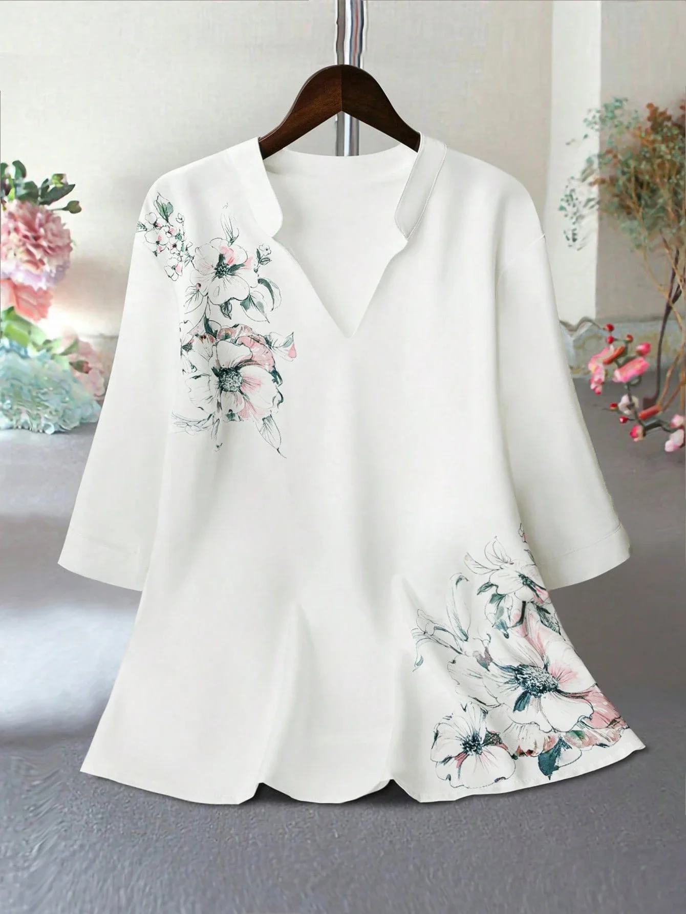 Women's Floral Print V-Neck Half Sleeve Loose Blouse White Plus Size
Women's Floral Print V-Neck Half Sleeve Loose Blouse White Plus Size