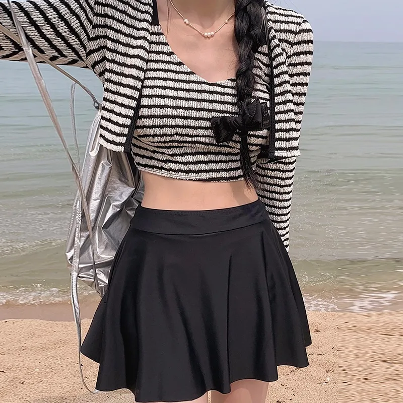 New Sexy High Waist Bikinis Three Pieces Swimsuit Women Swimwear Black Striped Beach Wear Bathing Suits Korean Bikini Set 2025
New Sexy High Waist Bikinis Three Pieces Swimsuit Women Swimwear Black Striped Beach Wear Bathing Suits Korean Bikini Set 2025