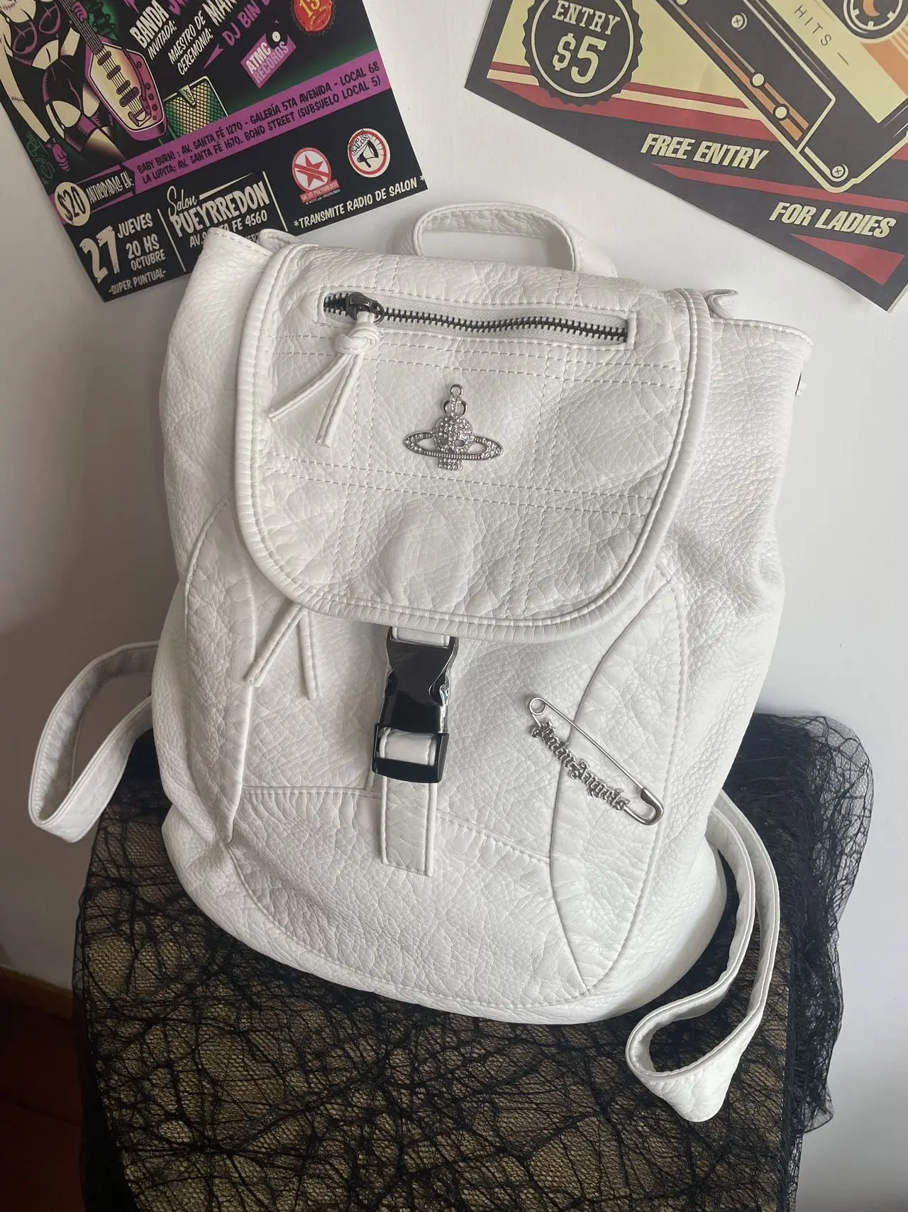 Women Quilted Texture String Rope Backpack Y2K White Leather Backpack Fashion Charmed Safety Pin Decor Backpacks
Women Quilted Texture String Rope Backpack Y2K White Leather Backpack Fashion Charmed Safety Pin Decor Backpacks