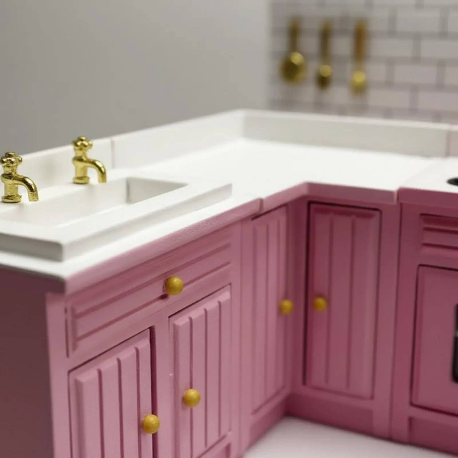 1:12 Scale Kitchen Set Realistic Design Dollhouse Kitchen Cabinet Handmade for Hobbyists
1:12 Scale Kitchen Set Realistic Design Dollhouse Kitchen Cabinet Handmade for Hobbyists