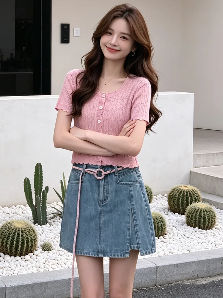Korean Style Women's Fashion Set 2026 New Slim Fit Pink Knitted Short Sleeve T-Shirt A-Line Denim Skirt Casual Wear
Korean Style Women's Fashion Set 2026 New Slim Fit Pink Knitted Short Sleeve T-Shirt A-Line Denim Skirt Casual Wear