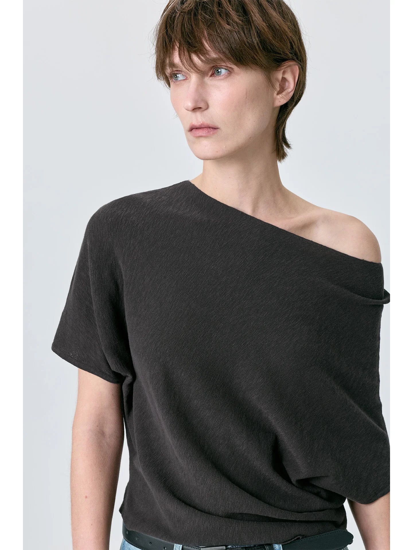 Comfortable Breathable Linen Cotton Knitted Top Women Single Shoulder Exposure Fashion Trendy Asymmetrical Casual Tee Shirt
Comfortable Breathable Linen Cotton Knitted Top Women Single Shoulder Exposure Fashion Trendy Asymmetrical Casual Tee Shirt