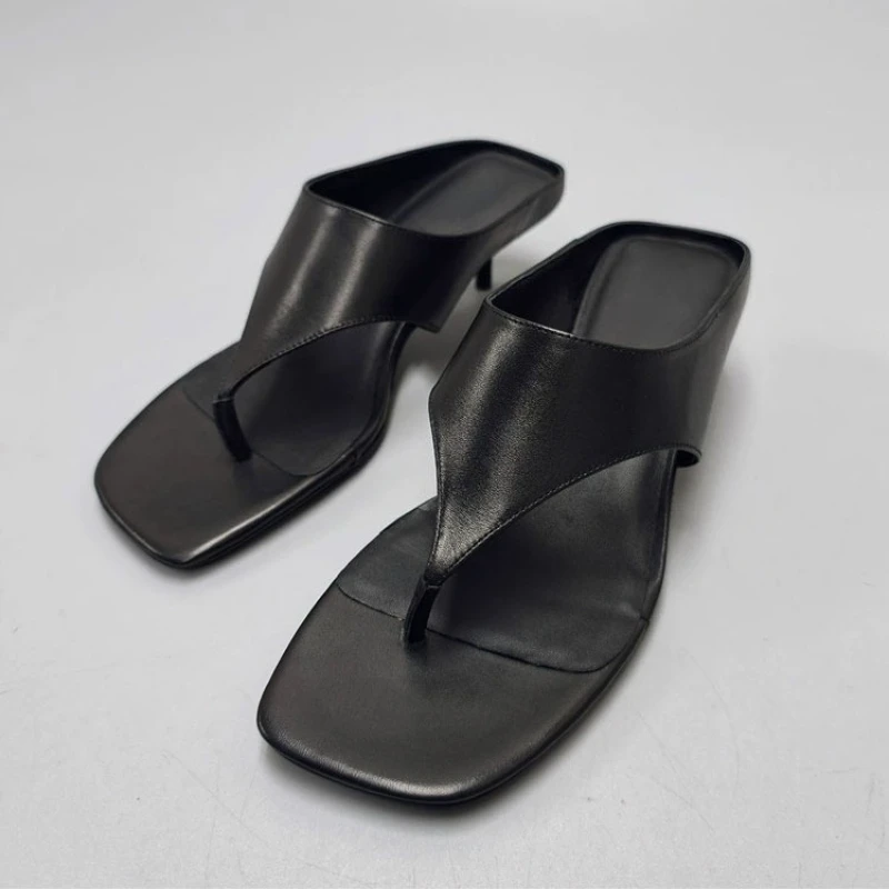 Summer Women's Slippers Elegant Black Clip on Outdoor Slipper Fashion Mules Daily High-heeled Square Toe Women Sandals Flip flop
Summer Women's Slippers Elegant Black Clip on Outdoor Slipper Fashion Mules Daily High-heeled Square Toe Women Sandals Flip flop