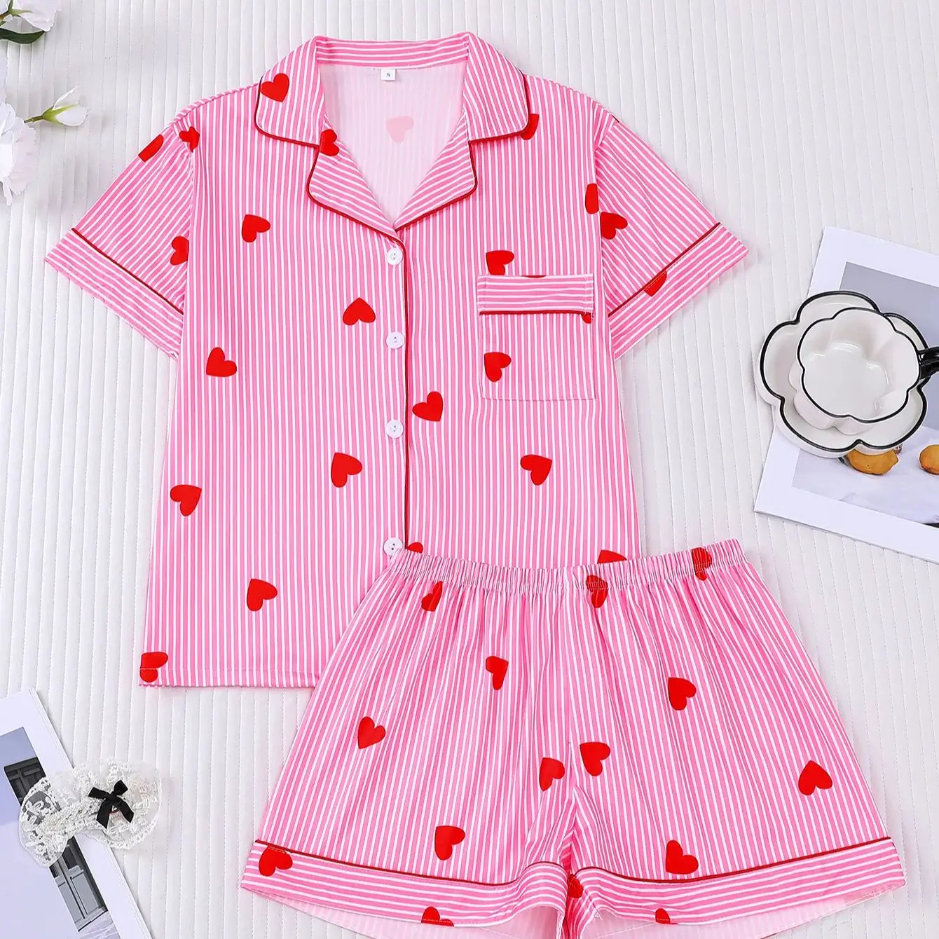 Cute Heart Print Striped Pajama Set Women's Short Sleeve Button Front Loungewear Casual Sleepwear 2 Piece Outfits
Cute Heart Print Striped Pajama Set Women's Short Sleeve Button Front Loungewear Casual Sleepwear 2 Piece Outfits