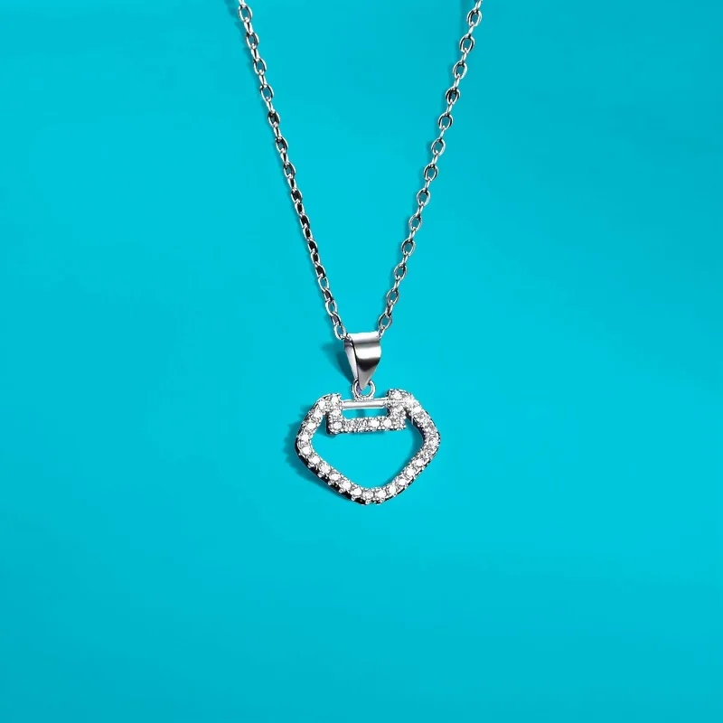 Luxury S925 Silver Imperial Chinese Auspicious Longevity Lock Moissanite Pendant GBA Certified Collarbone Chain Women Gift Box
Luxury S925 Silver Imperial Chinese Auspicious Longevity Lock Moissanite Pendant GBA Certified Collarbone Chain Women Gift Box
