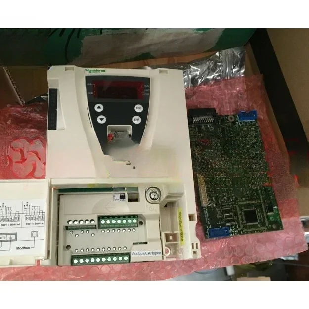 inverter ATV61F series CPU control board VX4A61101 motherboard 200/250/315/400KW
inverter ATV61F series CPU control board VX4A61101 motherboard 200/250/315/400KW